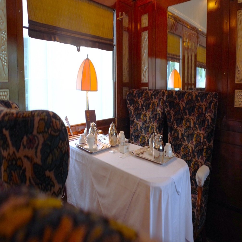 箱根でオリエント急行のサロンカーに乗って茶をしばく｜ゆきち