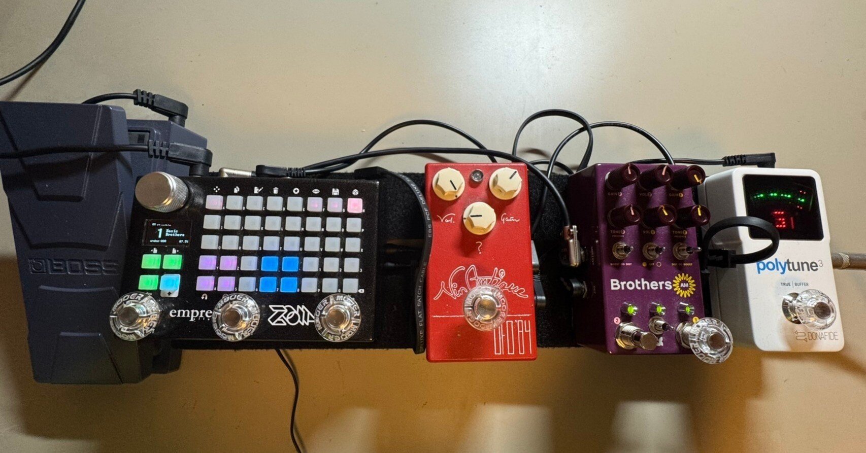 エフェクターいろいろあります バラ売り可 ZOIAを核にすえたミニマムなエフェクターボード｜いぬねこ