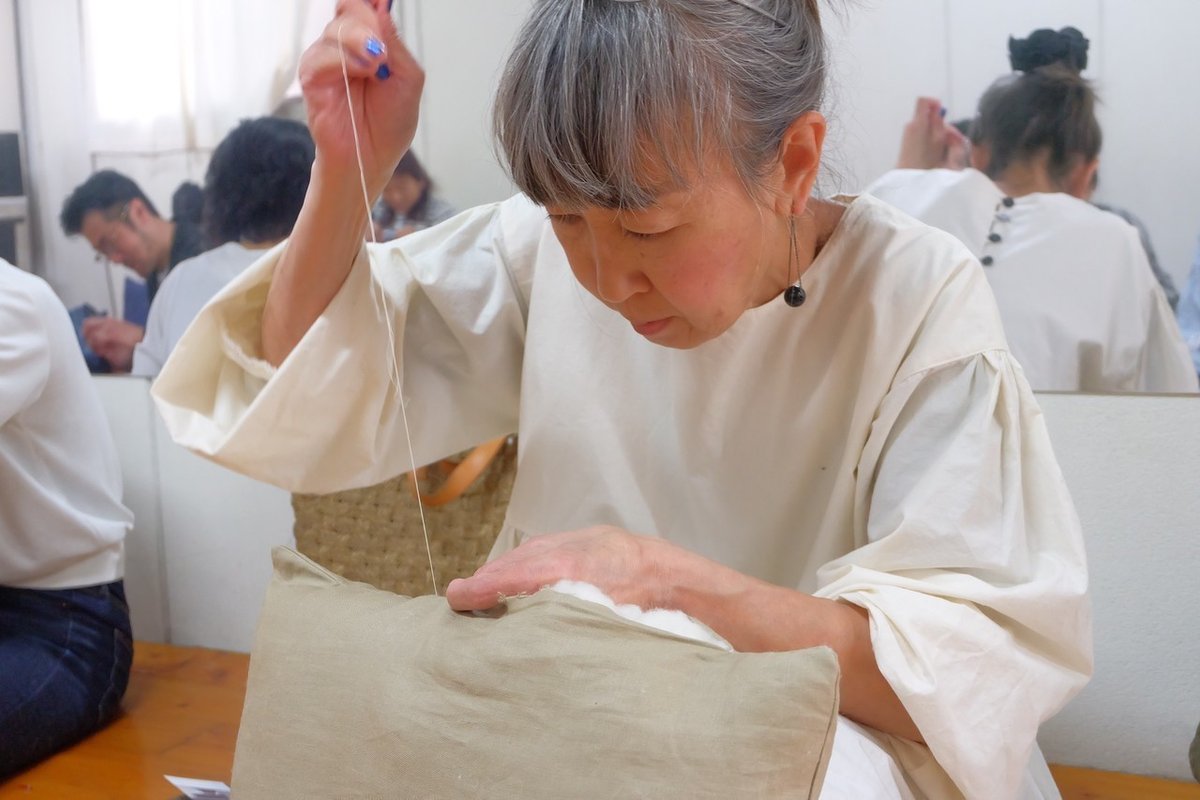 日本一のふとん屋「丹羽ふとん店」でオリジナル座布団づくり予約3年待ちの極上ふとん職人が直接教えます！9