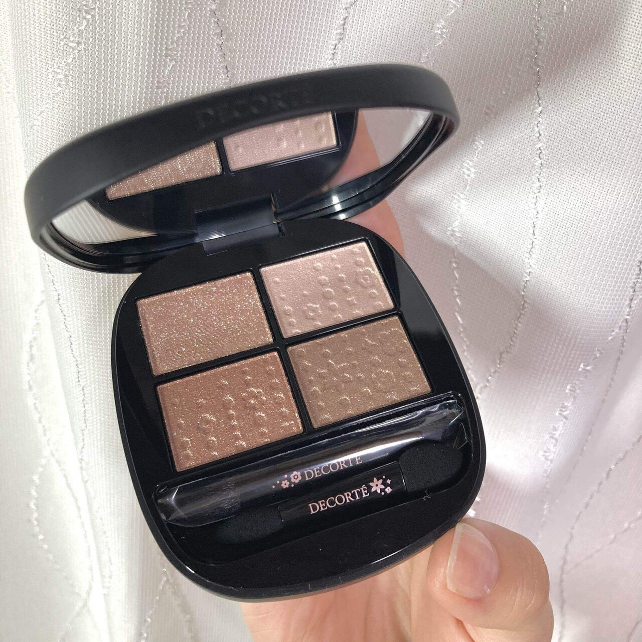 スキンシャドウ デザイニング パレット ETERNAL BLOOM 🎄コスメ