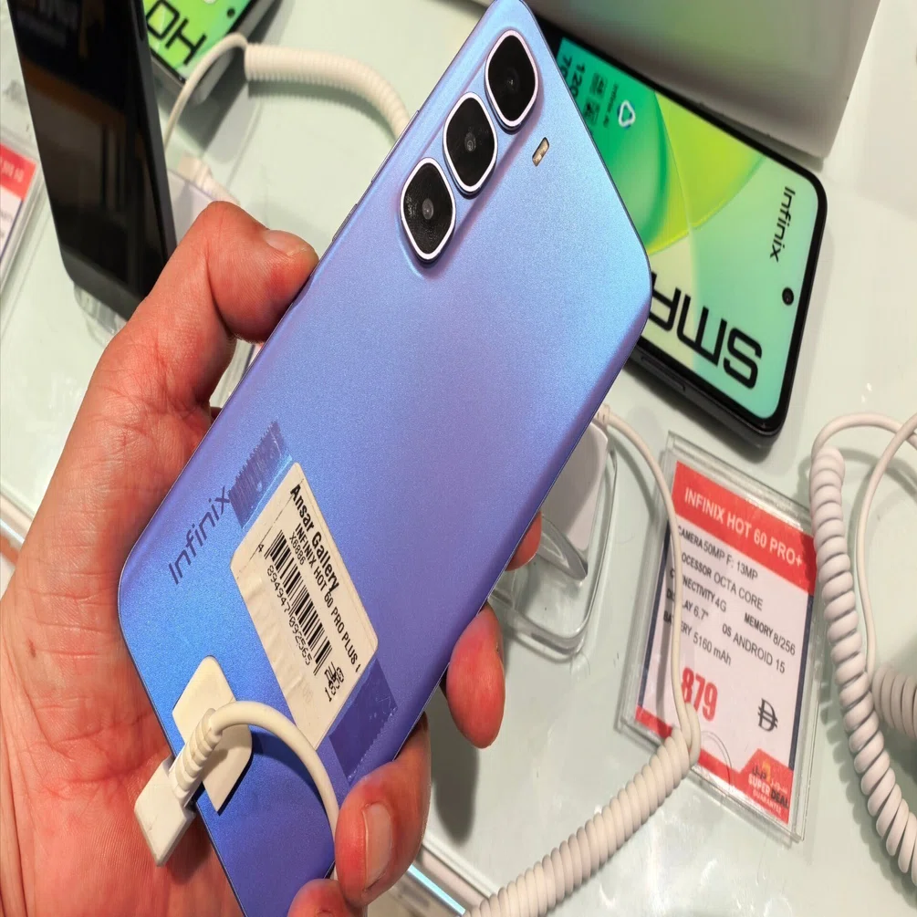 ドバイスマホ探索2025年秋＆ホテルそばのスーパーでスマホが売ってた