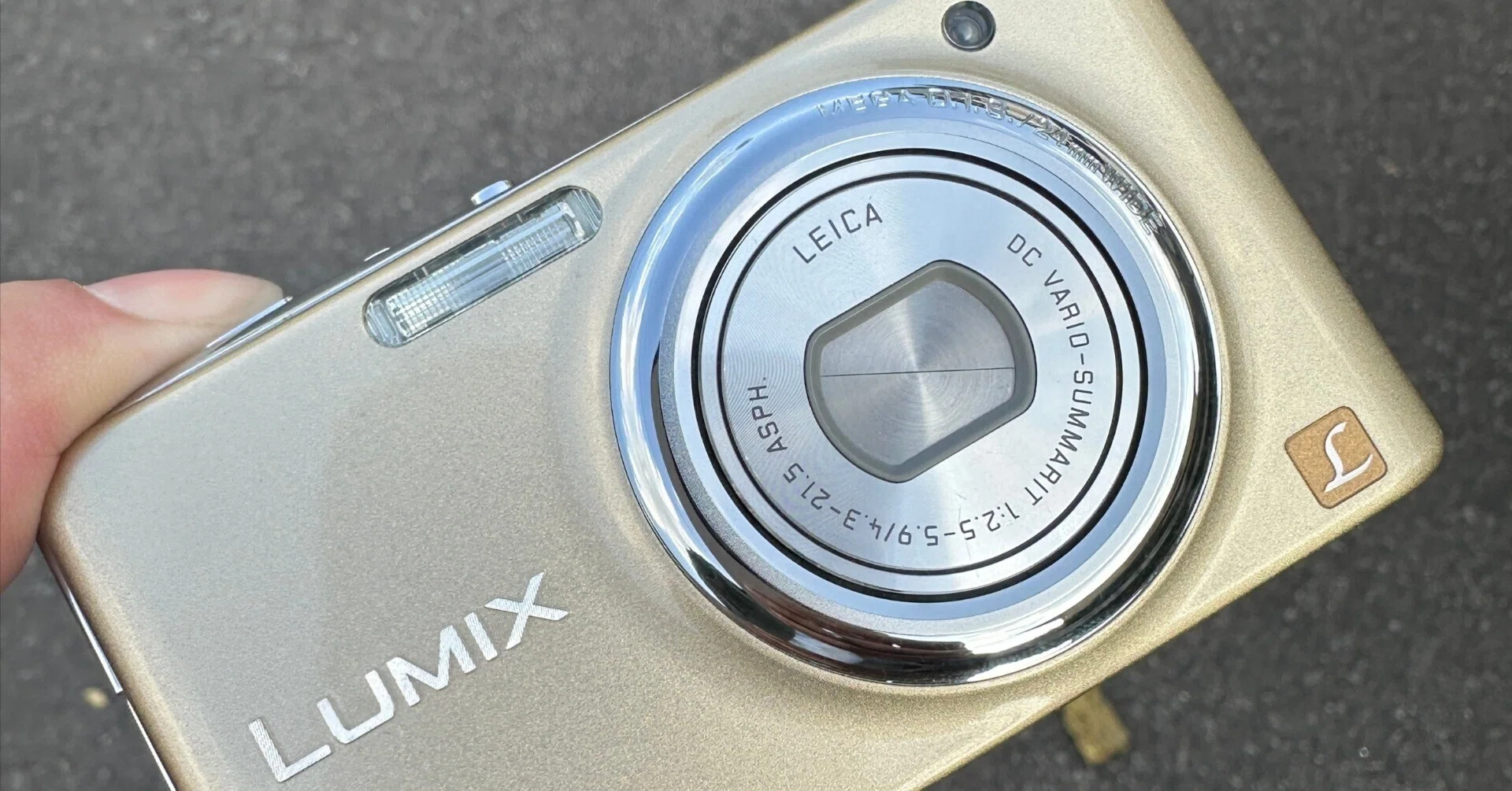 Old Compact Digital Camera Introduction] Panasonic LUMIX DMC-FX77