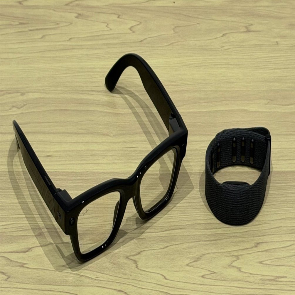 Meta Ray-Ban DisplayとRay-Ban Meta を2週間使って見えたもの｜中村薫