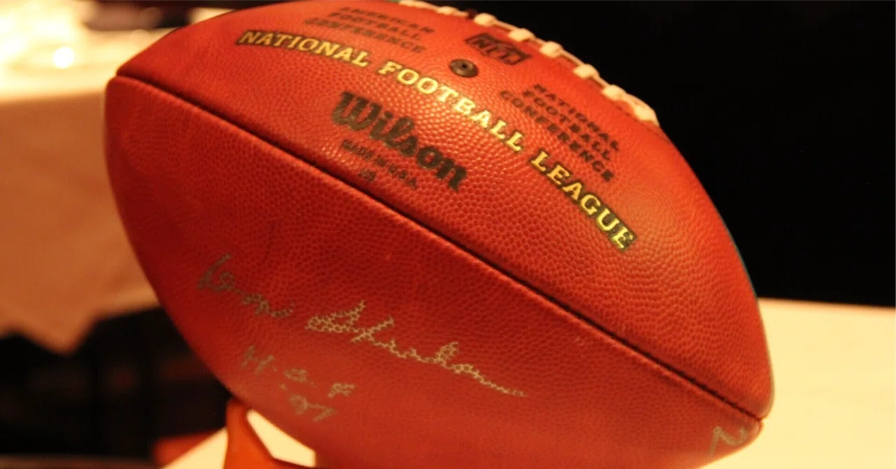 The timid errand boy was—a hero in the world of American football｜TOYO