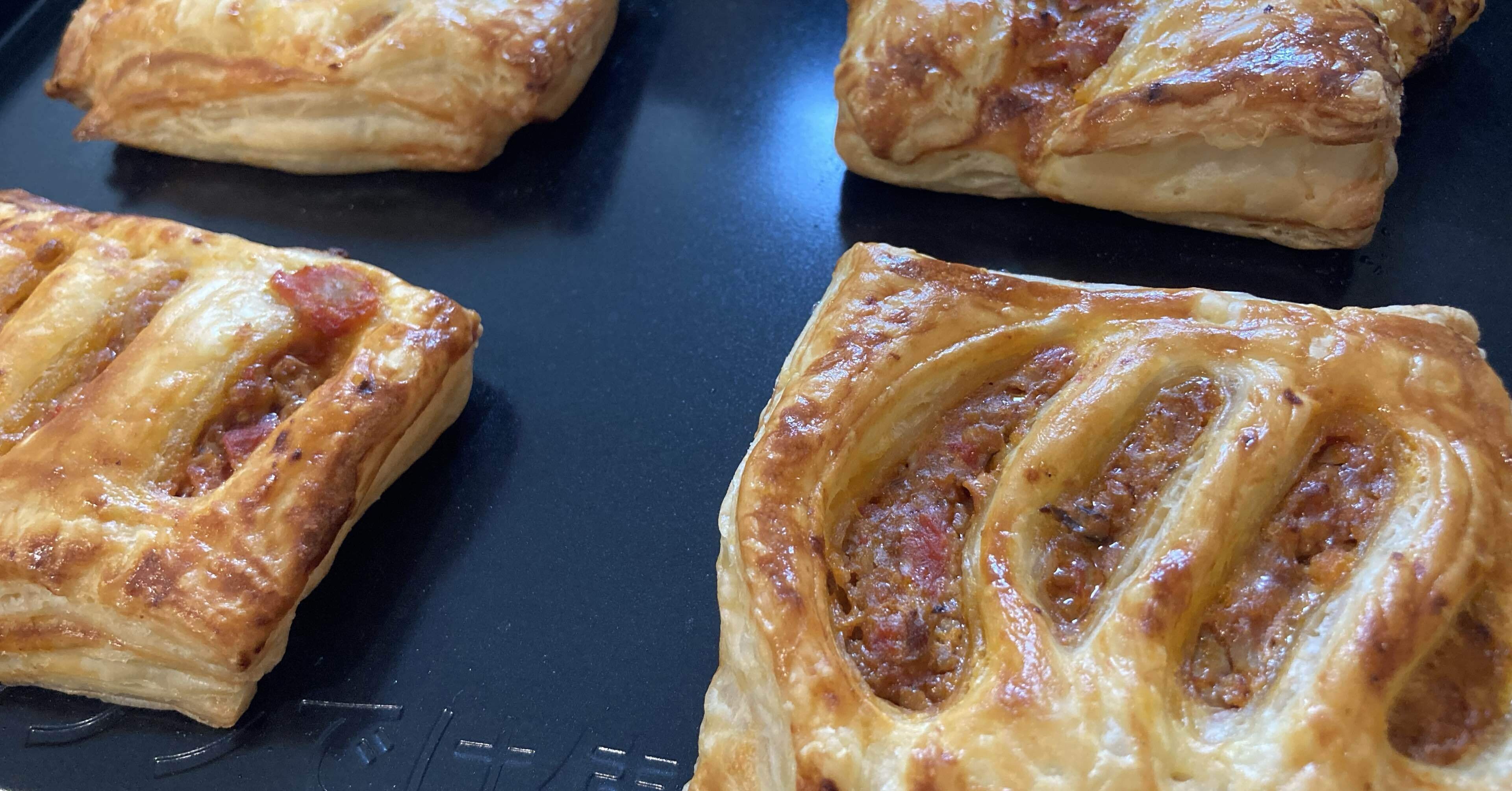 子どもと料理】冷凍パイシートで簡単ミートパイ｜みつば