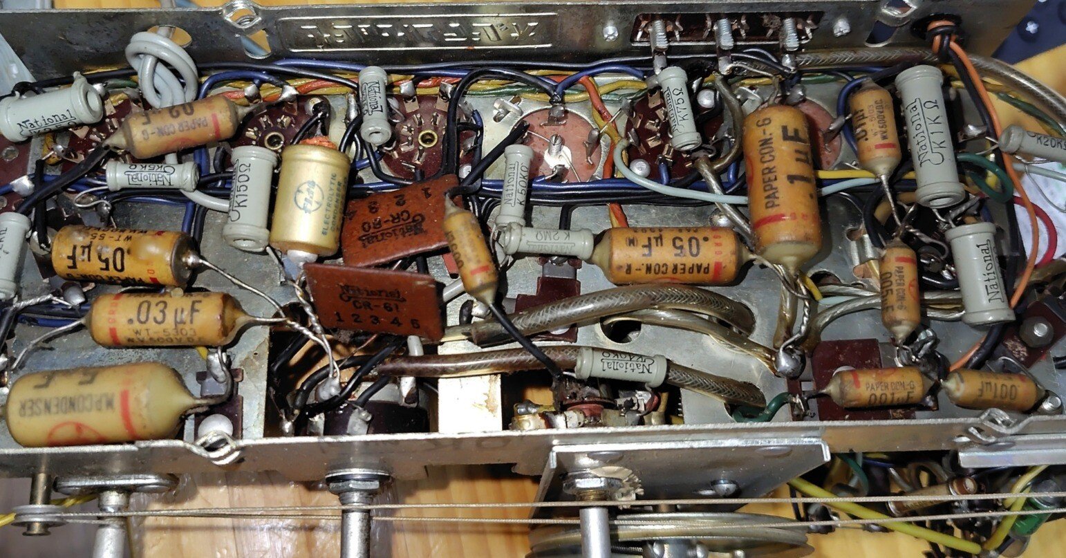 真空管ラジオ　4球ST管　完動品　　　　　　　　　　　　不良部品古い部品交換済み 真空管ラジオ 4球ST管 完動品 不良部品古い部品交換済み