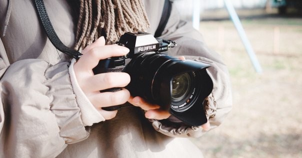FUJIFILM X-S10に相性のいいおすすめのレンズ3選 軽量かつ高性能