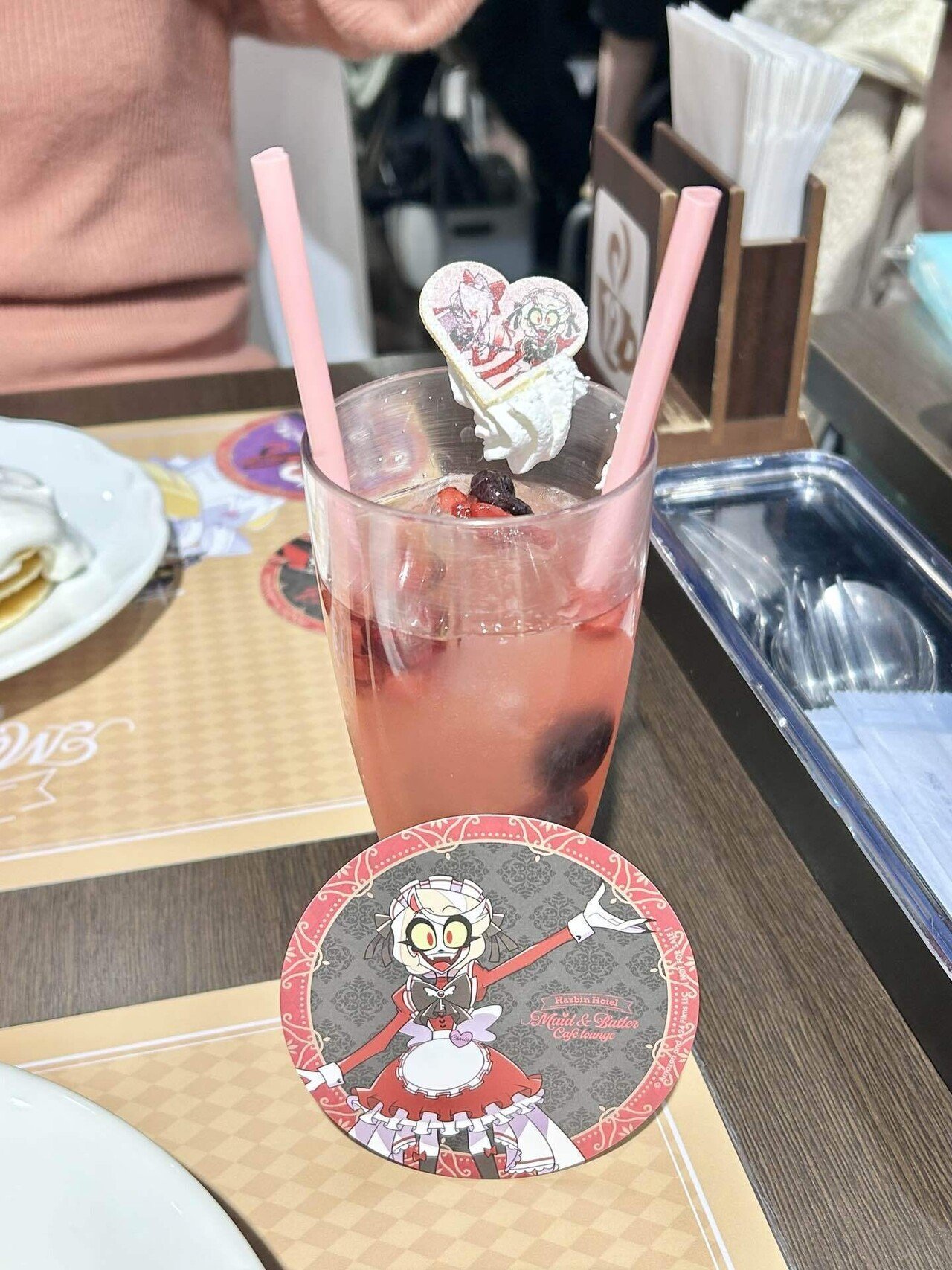 ハズビンコラボカフェへ｜ザクロ