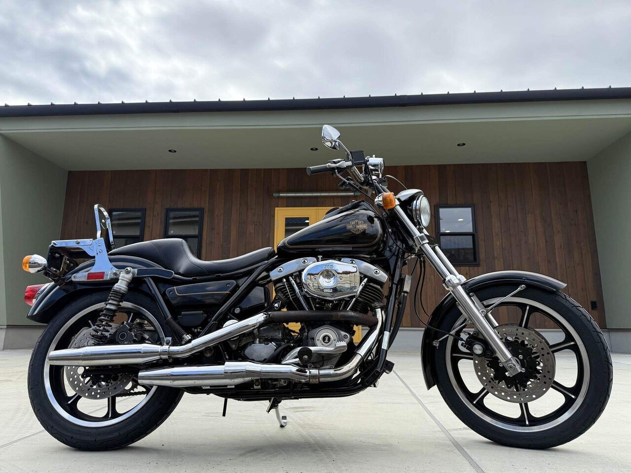 Convenience Leathers FXRオリジナルシート｜NAOSHIYA CUSTOM FACTORY