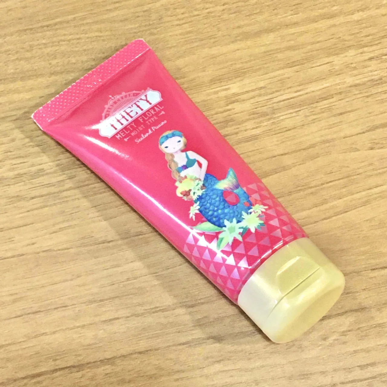 職場の至る所にアルコールジェルが設置されてとてもありがたい 何度も消毒してカサついた手にお気に入りのハンドクリームを塗り込むのに最近はまってます 香りに癒される エネルギーチャ Mimari シンママライフ満喫中 Note