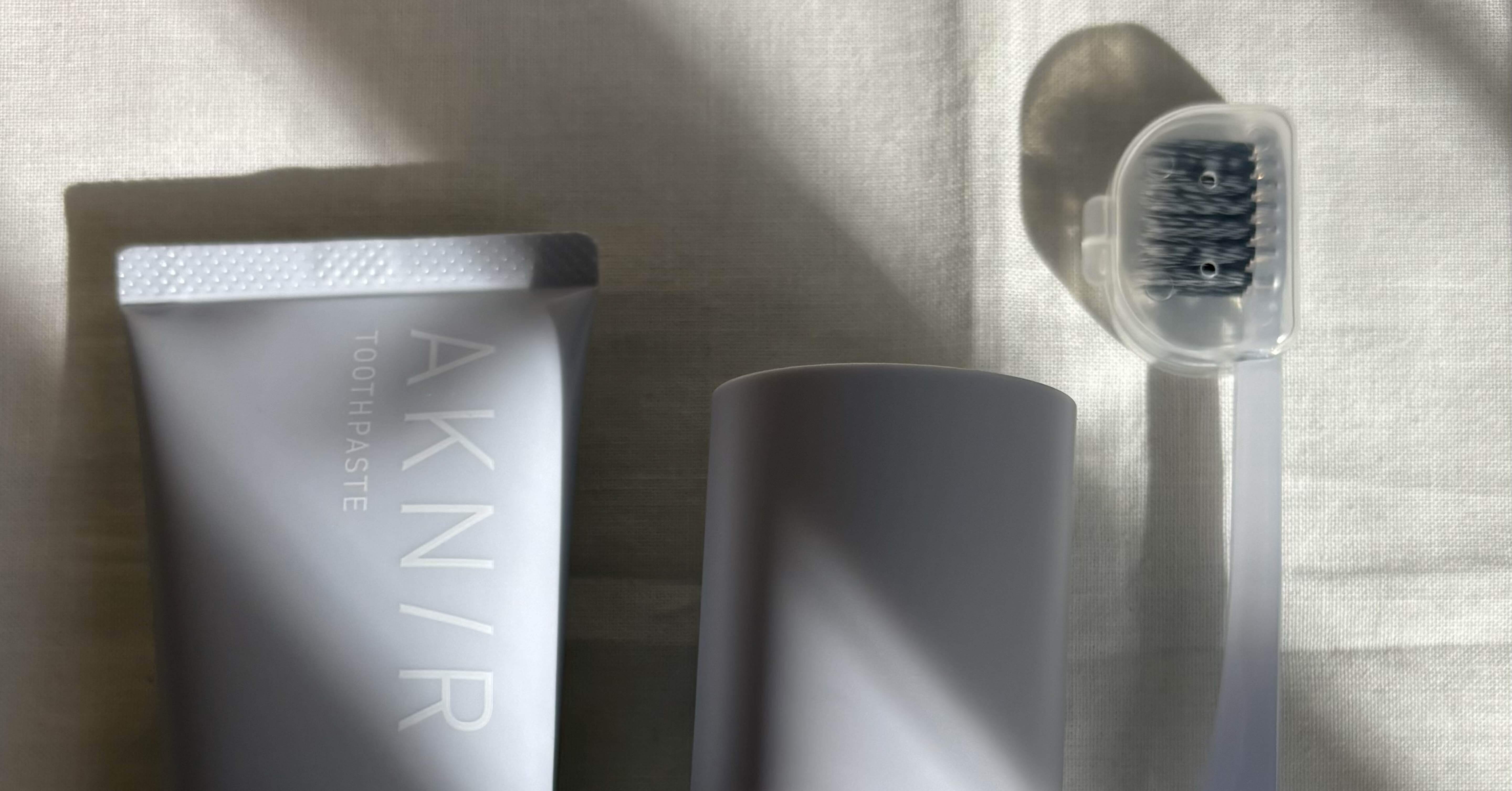 梨花さんプロデュースのAKNIR（アクニ―）ホワイトニングセットの使用