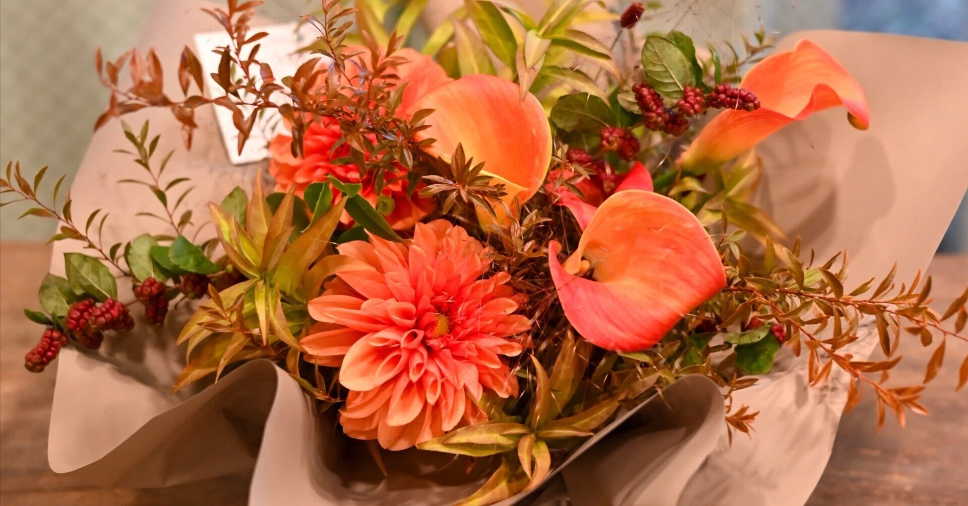 10月のおすすめのお花 | 紅葉の深まり、実物、こっくりした秋の花々の 