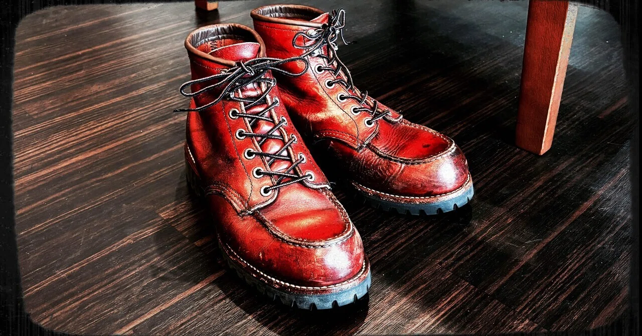 立ち仕事に最適なブーツとは？RED WINGが選ばれる理由と長期使用