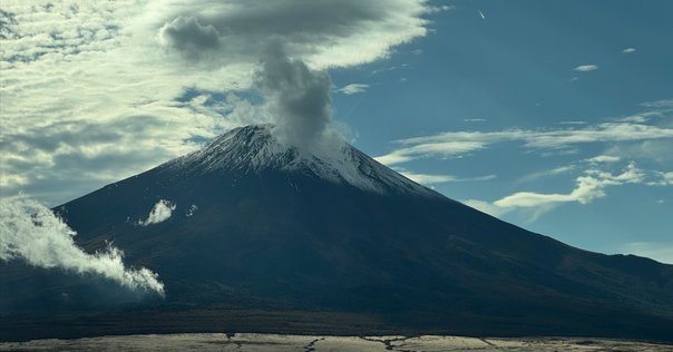 かたつむり そろそろ登れ 富士の山｜ユージ