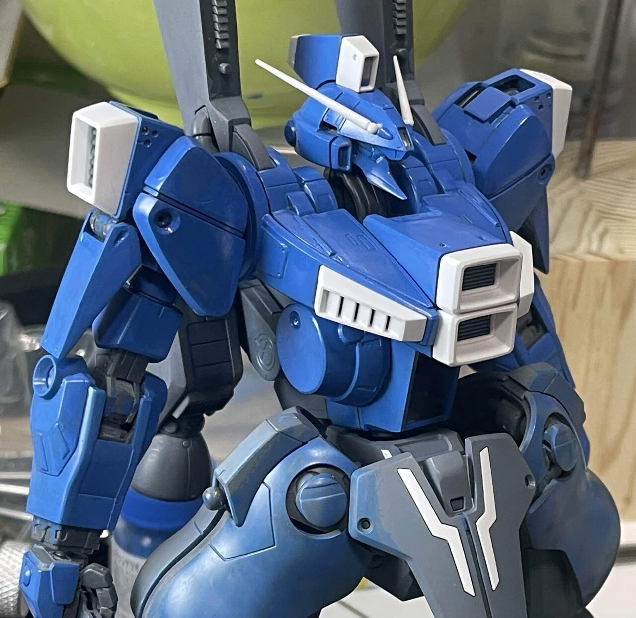 10年以上ぶりにマスターグレードのガンプラを筆塗りしてみるか