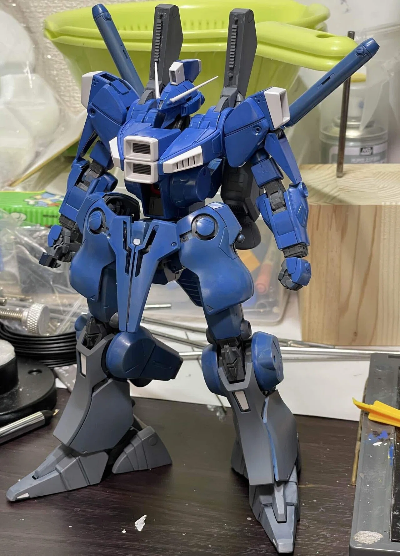 10年以上ぶりにマスターグレードのガンプラを筆塗りしてみるか