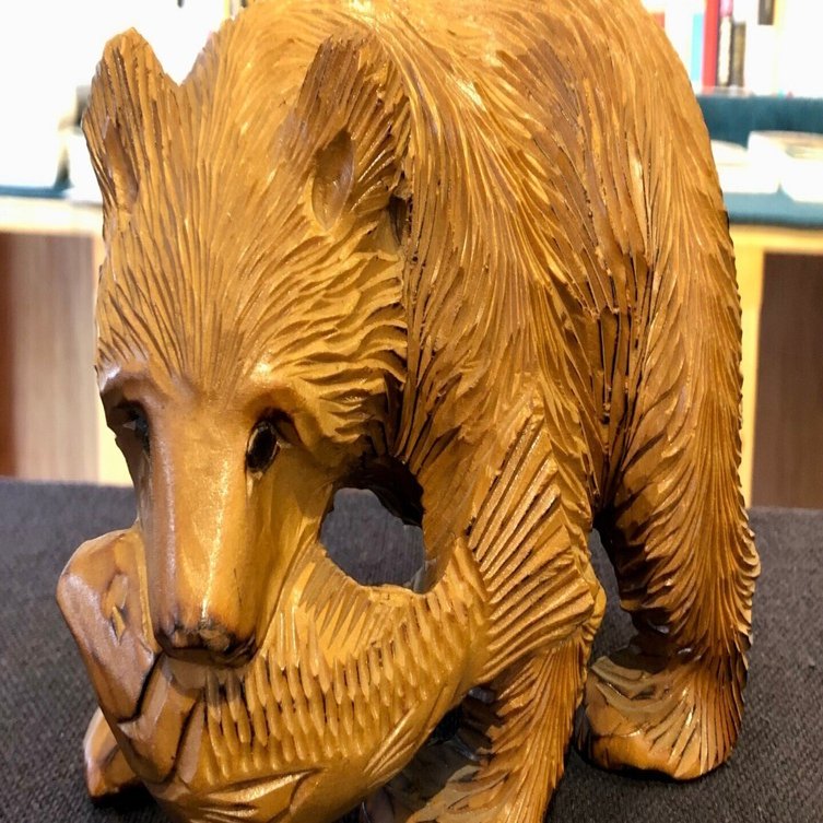 鮭をくわえた木彫り熊”の謎｜七坪書店