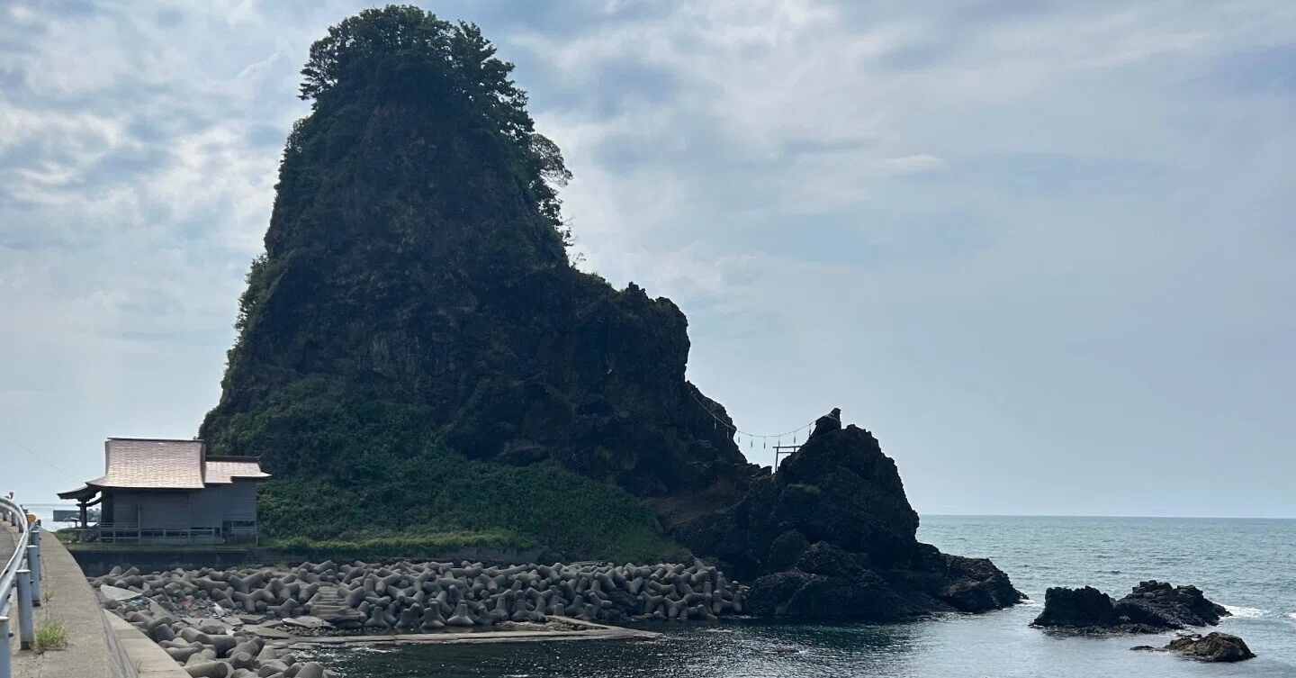 山形見聞録5-7（貞明皇太后御休憩御鑑賞の地、暮坪の立岩、あつみかぶ