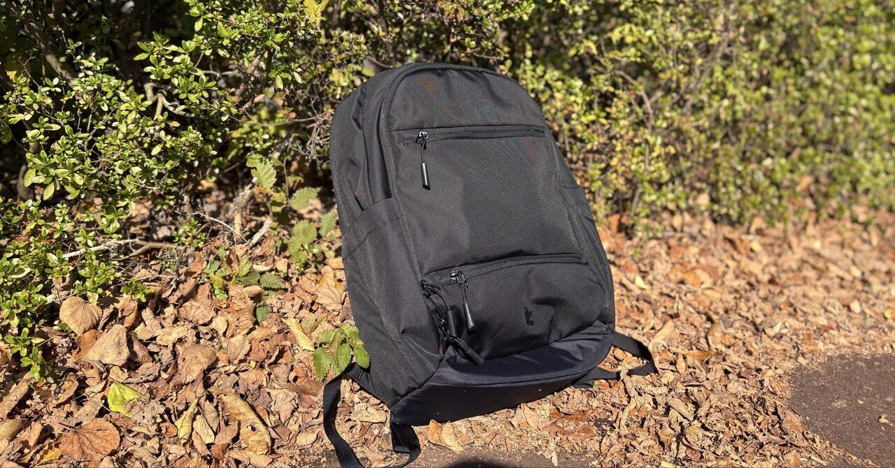 たった864gのビジネスリュックtomtoc T77が教えてくれた、荷物と生き方