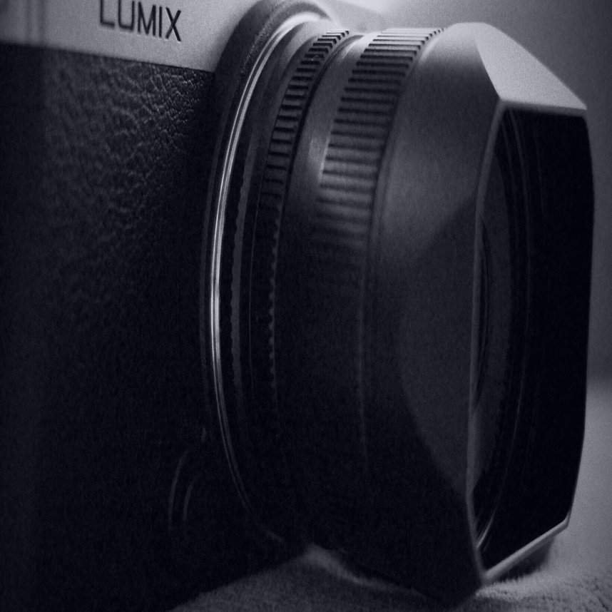 TTARTISAN AF 40mm F2に角形レンズフード｜tatsumine