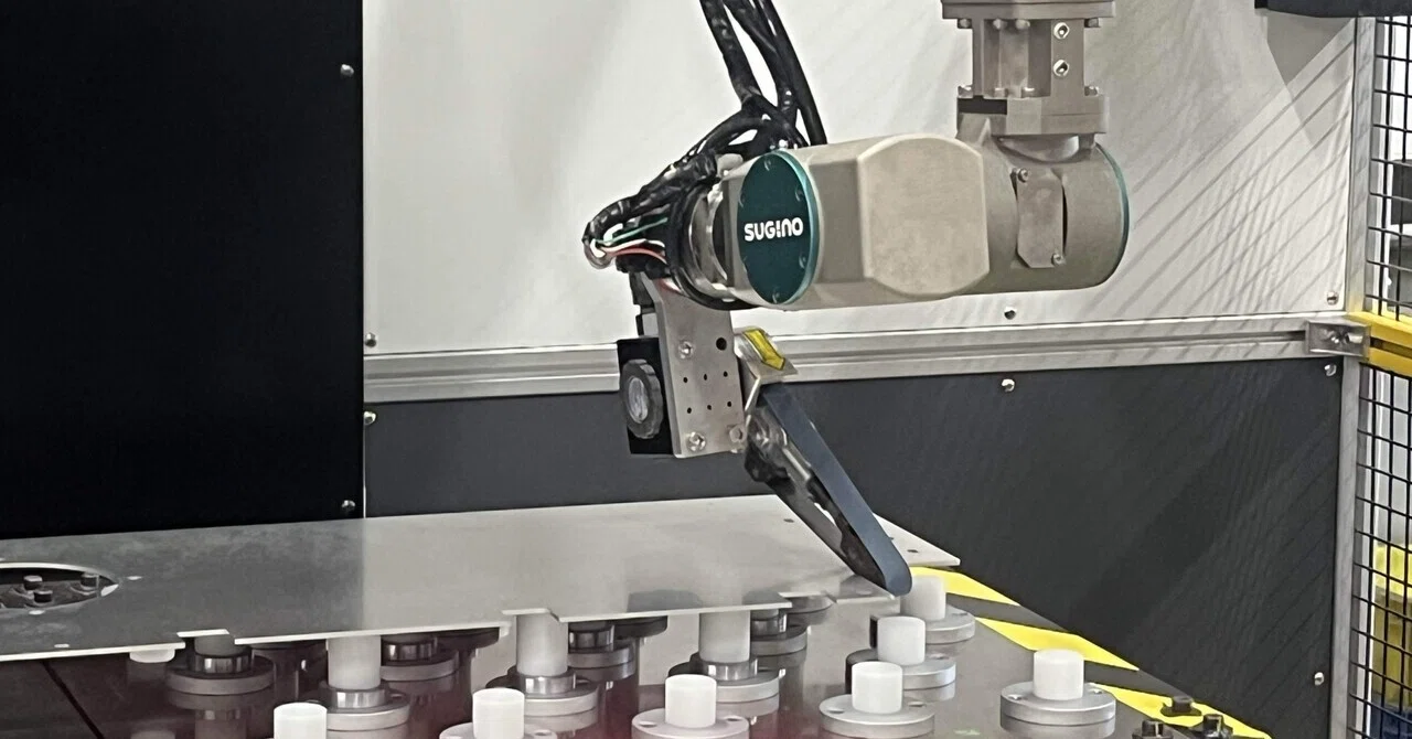 【PR】（株）スギノマシン 溶接・板金に向けた新製品「カエリ取りロボットシステム」を開発｜ARC MASTERS（アークマスターズ）