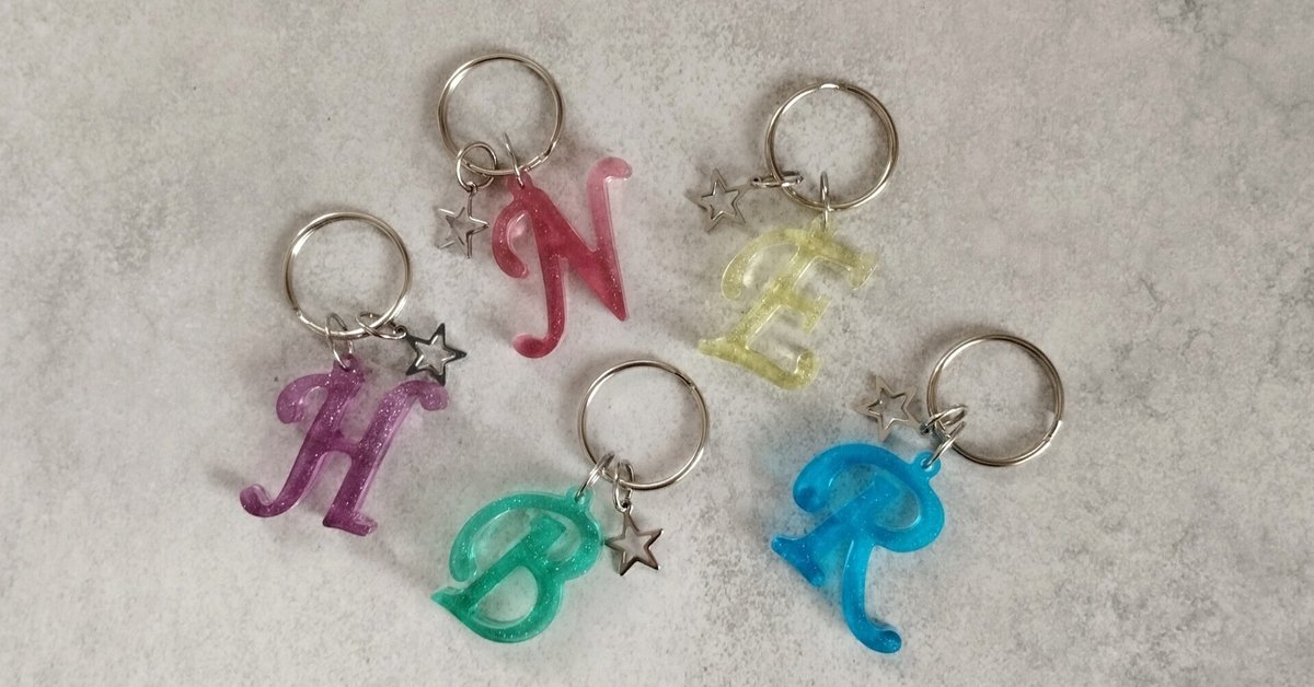 レジンイニシャルキーホルダー｜Stella（ステラ）🌟オンライン