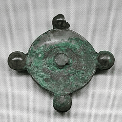 毎日美術⭐︎鈴がついているなんて、かわいい！｜もちもち