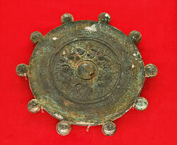 毎日美術⭐︎鈴がついているなんて、かわいい！｜もちもち