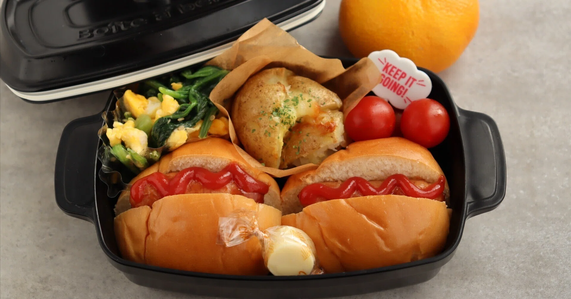 ロールパンで作るミニホットドッグが楽！｜山本リコピン / 料理研究家