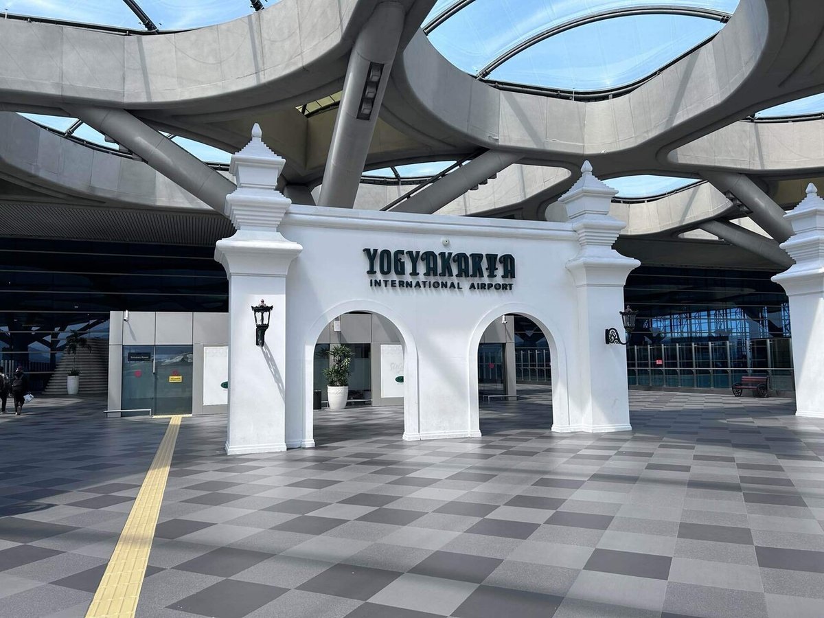 2025年9月インドネシア旅行記7 ジャカルタに戻る。国立博物館見学後、ファイブさんと合流し、Open Top Bus Tourに参加。Blok  Mなど。｜YASUHIRO