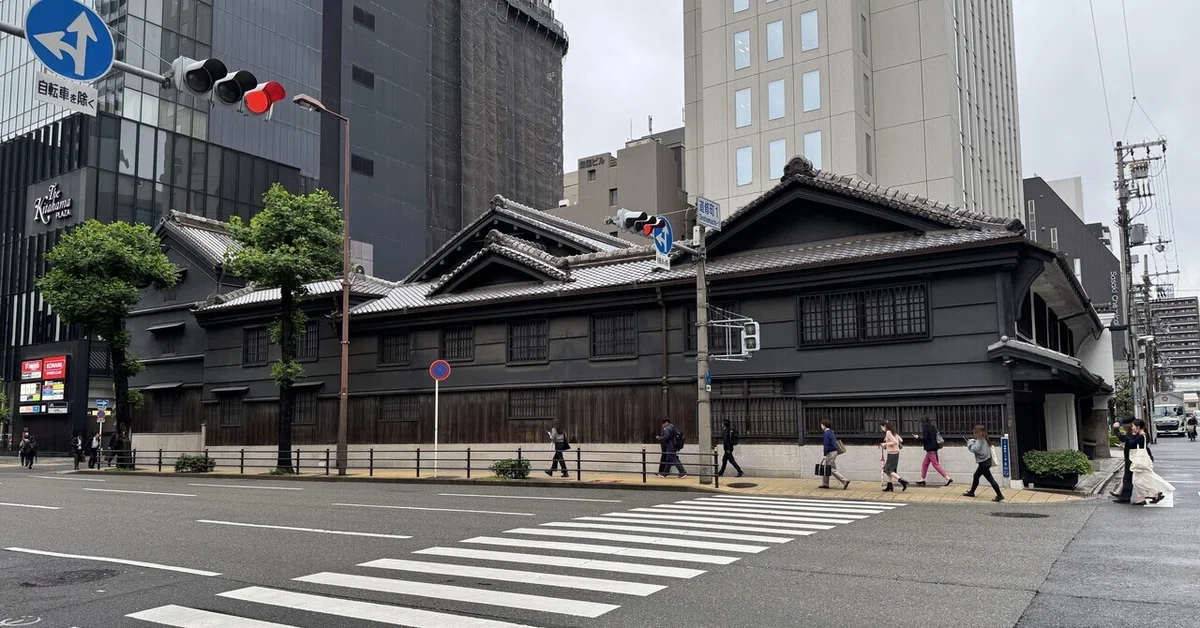Walking the Streets [Kadokko House Osaka]｜たたら