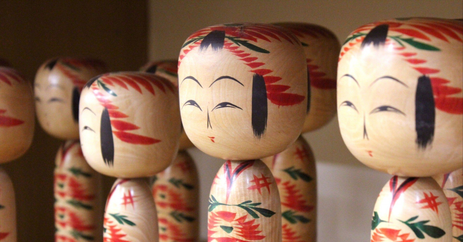 東北生まれの伝統玩具・こけしを知ろう｜よみもの｜アンティークブルー