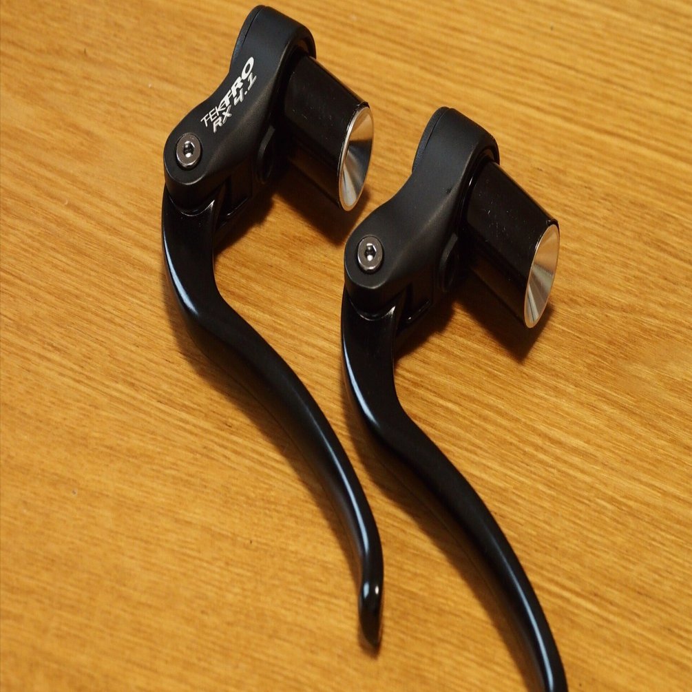 TEKTRO エアロブレーキ RX4.1をブルホーンハンドルに取り付ける