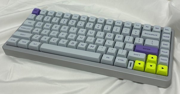 沈み込むことで、言葉が浮かぶ──Apple Extended Keyboard II Gen.1