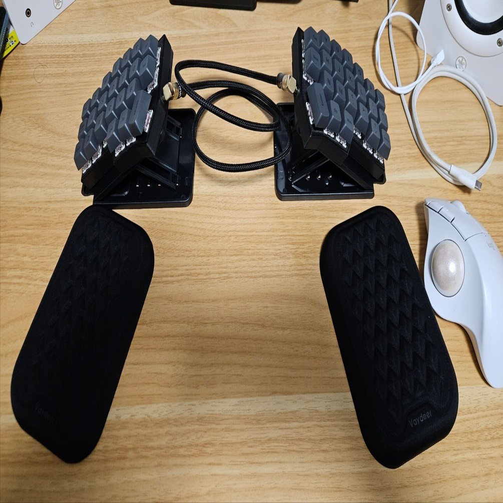 分割キーボードを買ったら揃えておきたいアクセサリー｜matsu