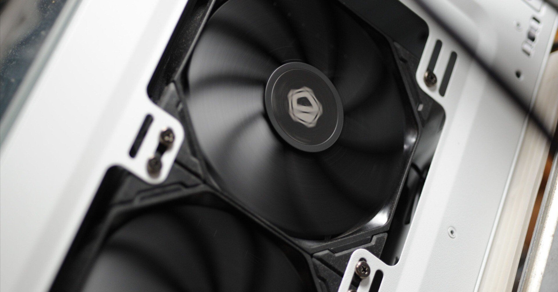 たぶん10年ぶりくらいの自作13（ファンの速度調整編）｜オジサンの流儀