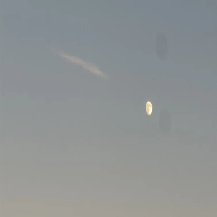 消しゴムのかけら｜夜空の隅のひとこと