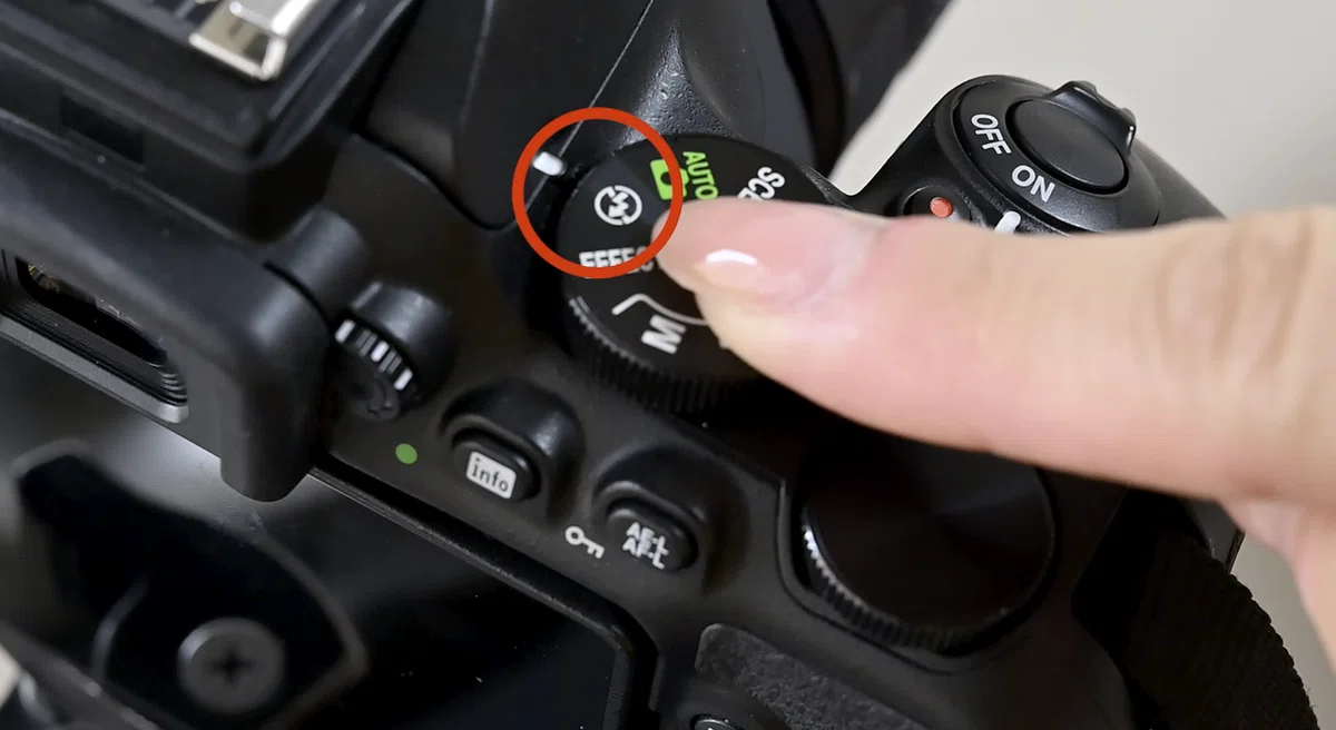 KYOCERA 270 ストロボ内蔵AF一眼レフカメラ 動作確認不明 内蔵フラッシュについて｜西村 優子