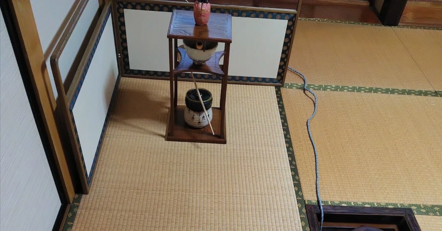 茶道(玉川遠州流)〜糸巻棚(いとまきだな)のお濃茶炉点前〜伝書に記載が