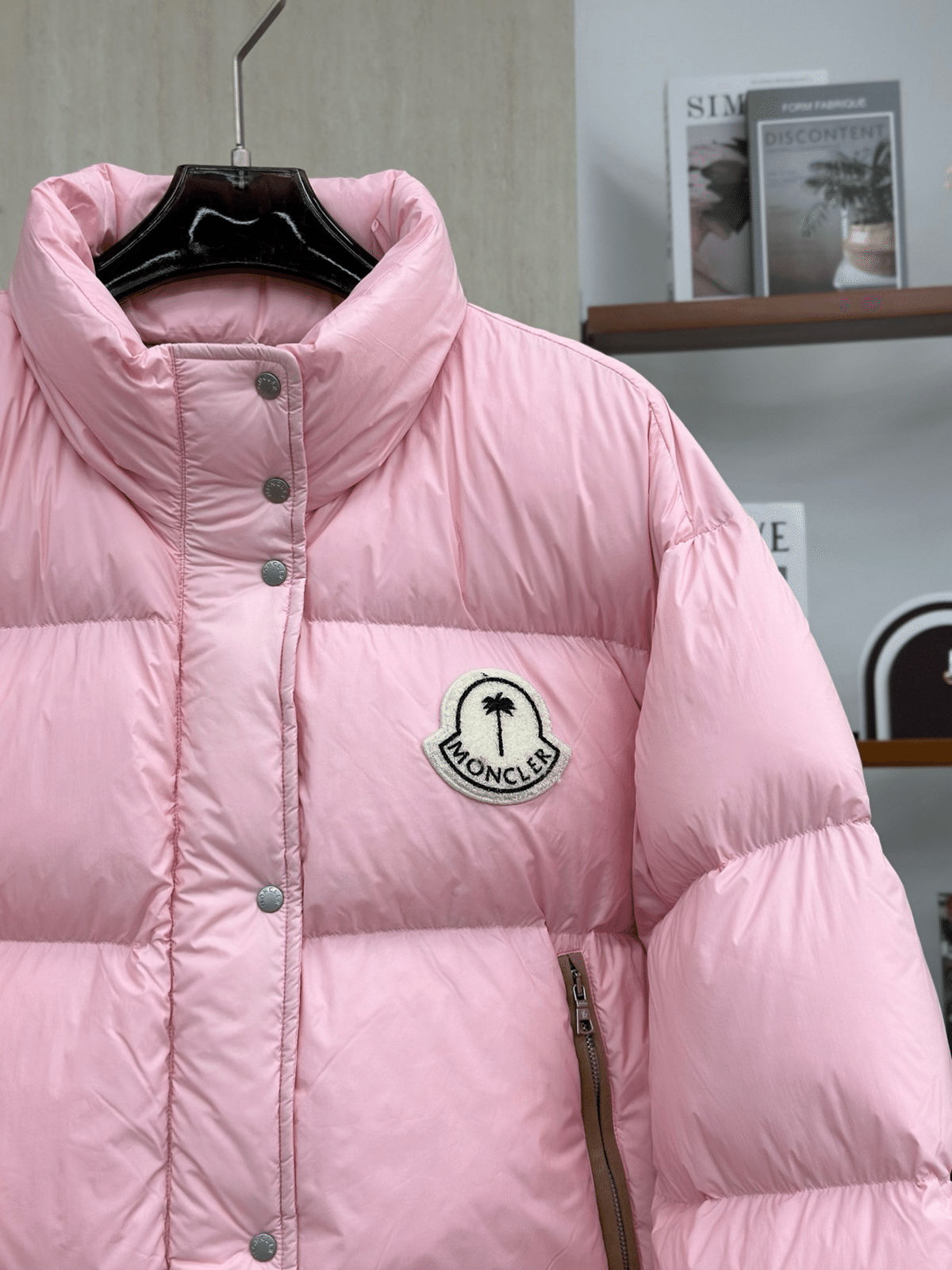 モンクレール x パーム・エンジェルス アントラ ショートダウン