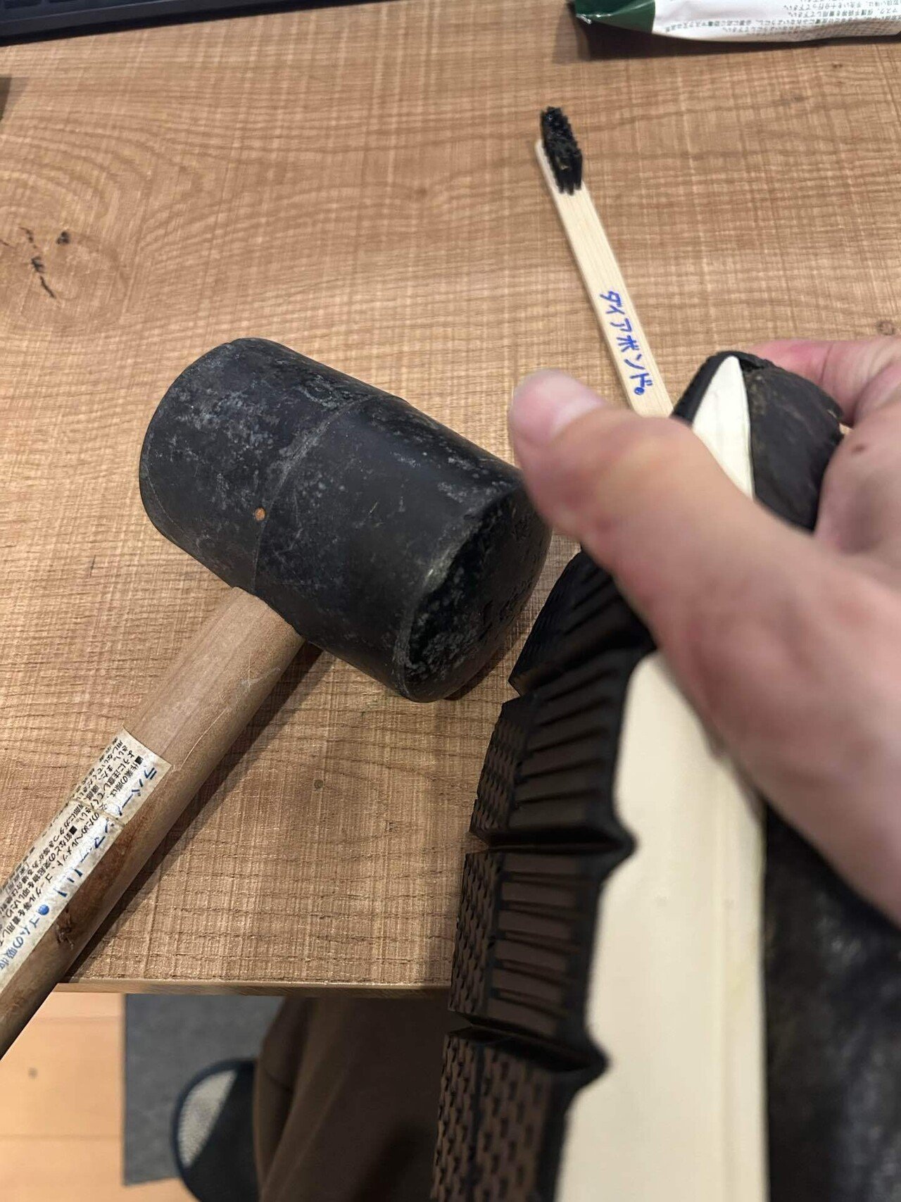 VISVIM FBTの剥がれたソールをスワップして再生してみる｜ある