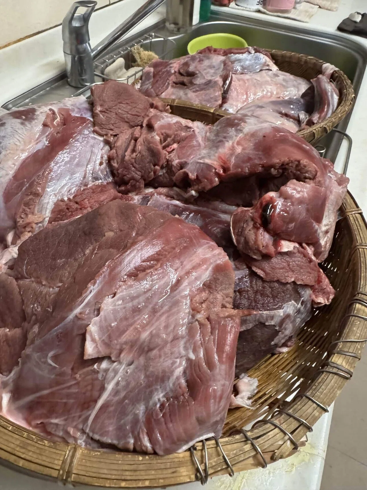 鹿のもも肉
