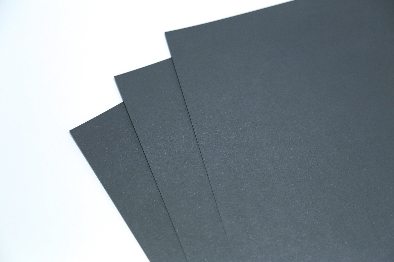 私が切り絵に使っている黒い紙について 華色切絵 平石智美のカラー切り絵を楽しむnote Note 私が切り絵に使っている黒い紙について 華色切絵 平石智美のカラー切り絵を楽しむnote Note