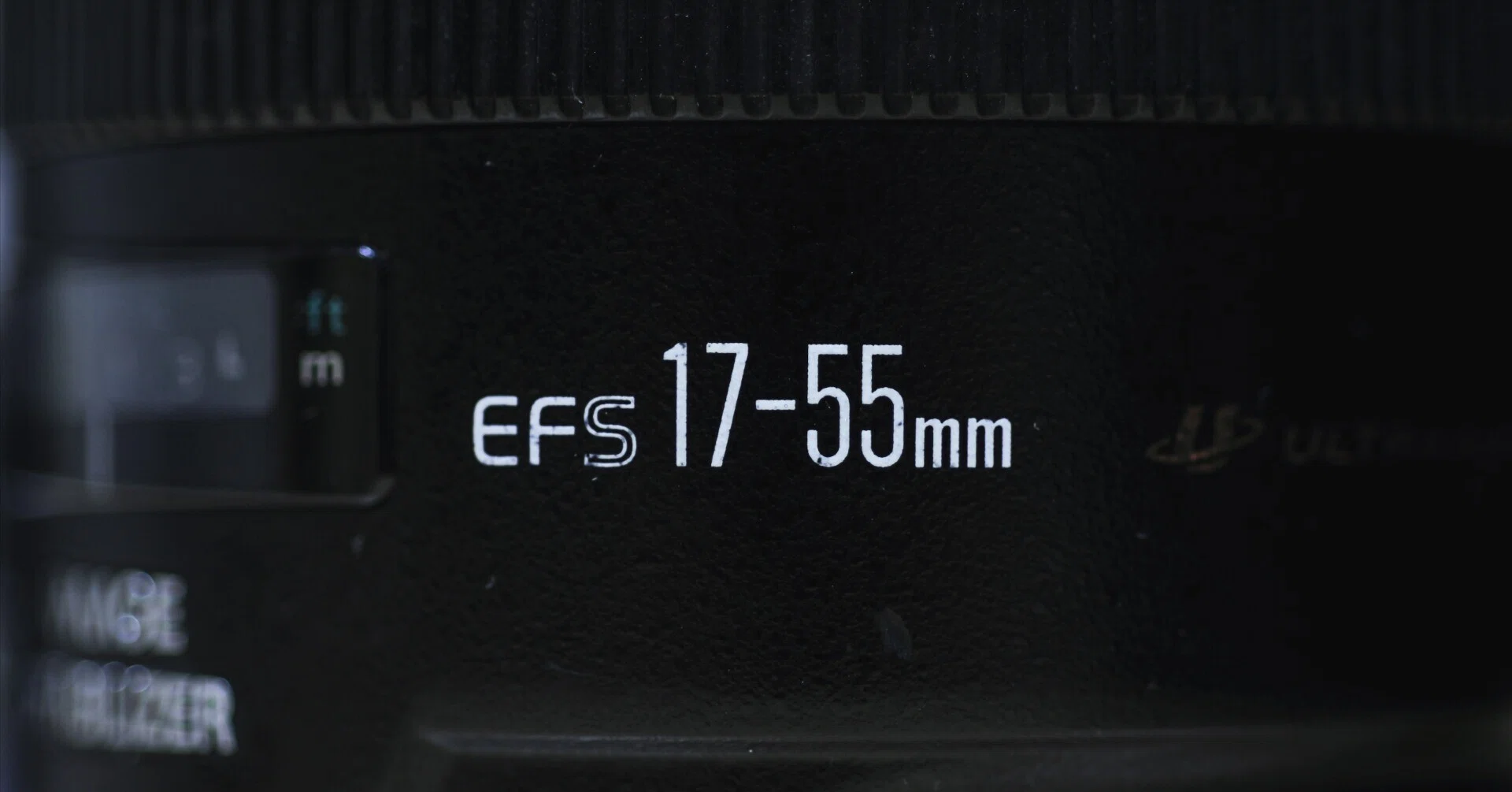 EF-S17-55mm F2.8 IS USM 純正フード UVフィルター付き 部員機材紹介#10(EF-S17-55mm F2.8 IS USM ほか)｜電気通信大学 写真研究部
