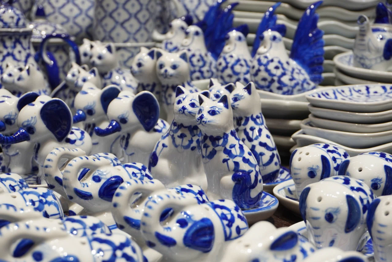 Thailand食器類 バンコク買い物]Central World向かいのBIGC 5階「Tonpo Sineha ceramic