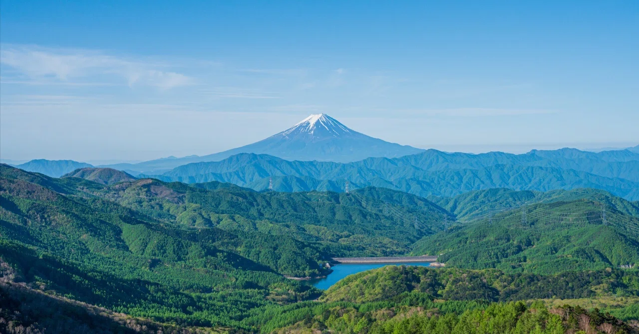 大菩薩嶺｜大日川峠より｜絵のような景色と山の住民たち｜やまやぎ