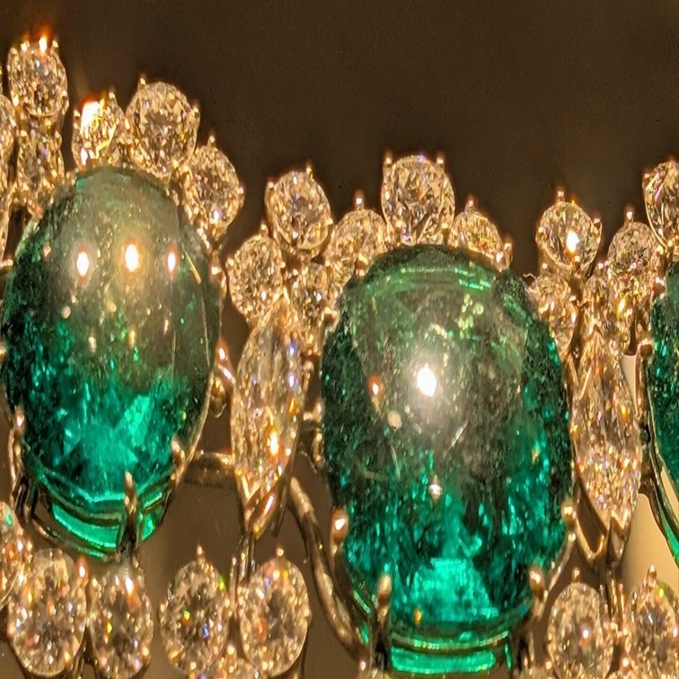 ルビー、サファイア、洗車ブラシ。狂瀾怒濤のブルガリ展【国立新美術館