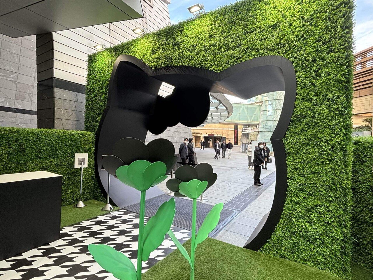 六本木】ハローキティのピクニックガーデン𓏲𑁘ᮬ｜zari |ざり