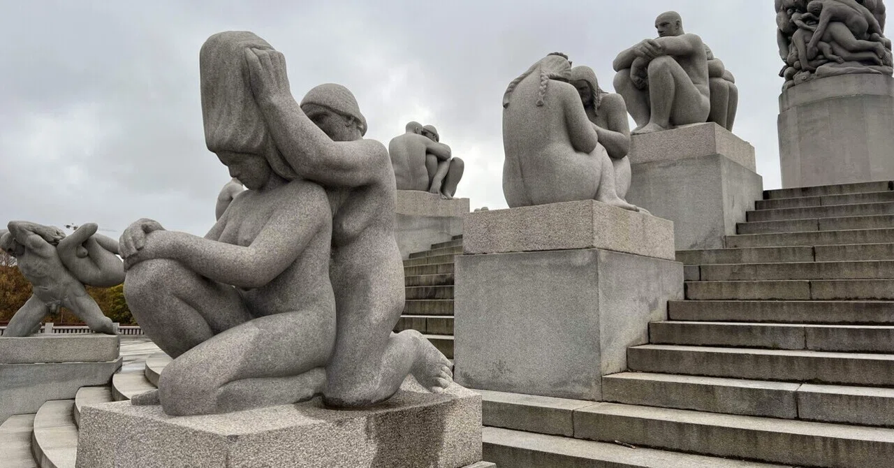 フランス アンティーク ホルン F.Van Cauwelaert オブジェ ヴィーゲラン彫刻公園の行き方｜オスロを散歩｜ノルウェー｜がんばる