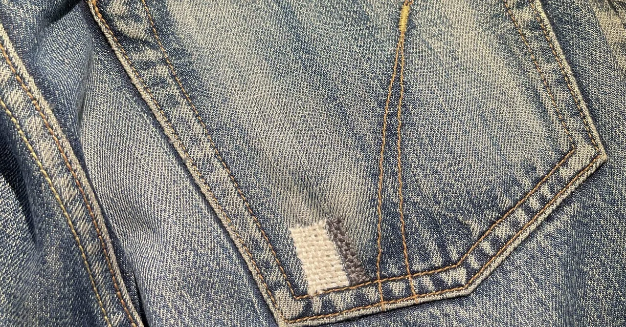 Repairing jeans with darning｜村本大志